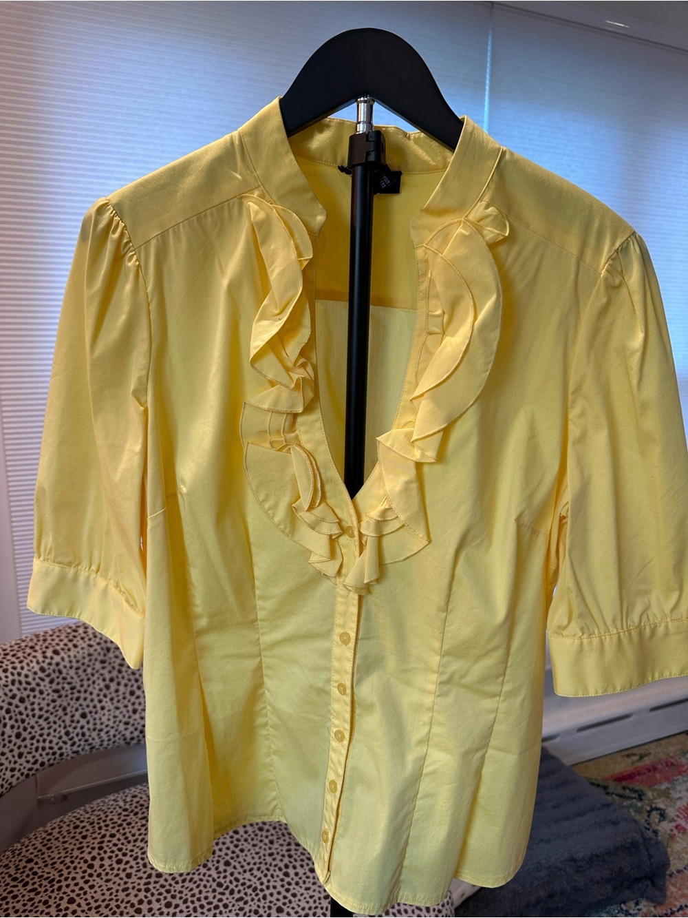 Bebe Yellow Ruffle V-Neck Women's Blouse Size Large Excellent condition